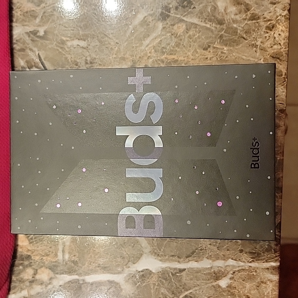 Brand new Samsung Galaxy Buds +